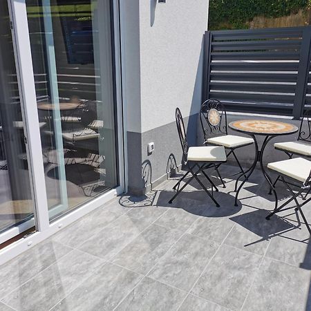 Naia Apartments ノヴォ メスト エクステリア 写真